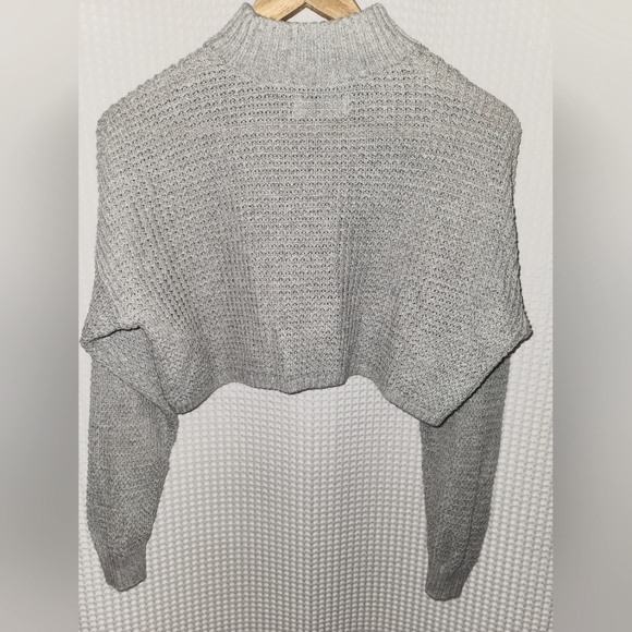Hollister Cropped Mockneck Sweater, Size XXS - Picture 8 of 8